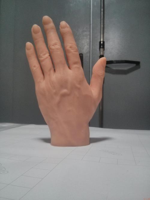 假肢廠家安裝手指假肢時(shí)要注意哪些問(wèn)題(圖1) 假肢廠家安裝手指假肢時(shí)要注意哪些問(wèn)題(圖1)